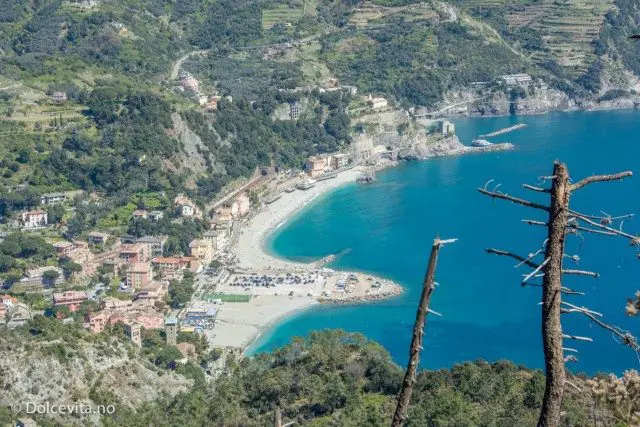 Utsikt ned til Monterosso al mare fra høyden